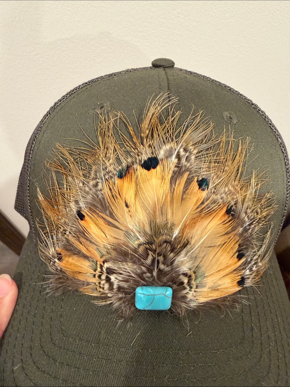 Feather trucker hat - Picture 3 of 3